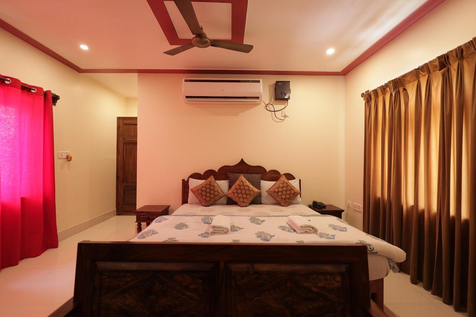 Mvt Guesthouse & Restaurant Vrindāvan Exteriér fotografie
