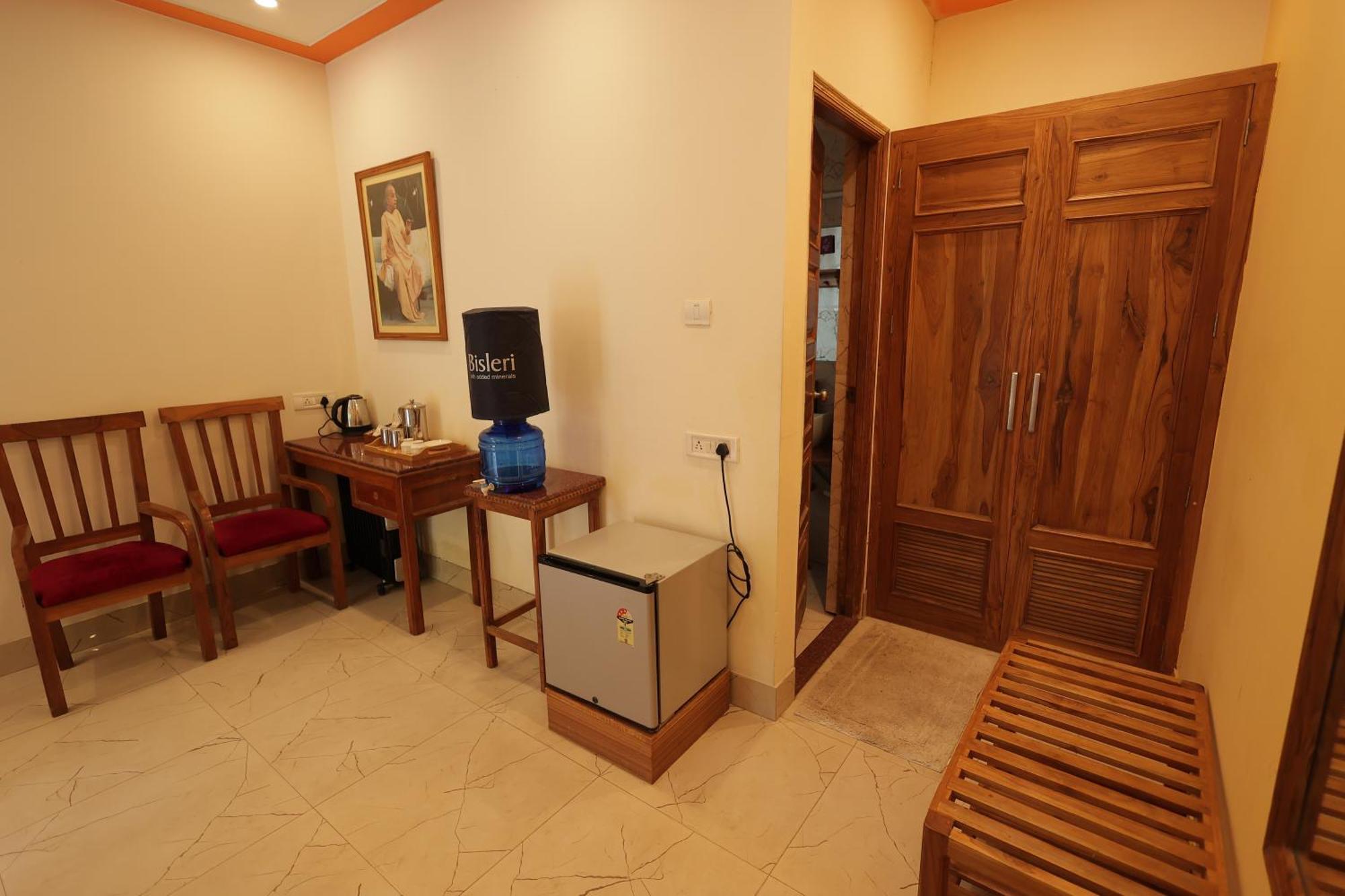 Mvt Guesthouse & Restaurant Vrindāvan Exteriér fotografie