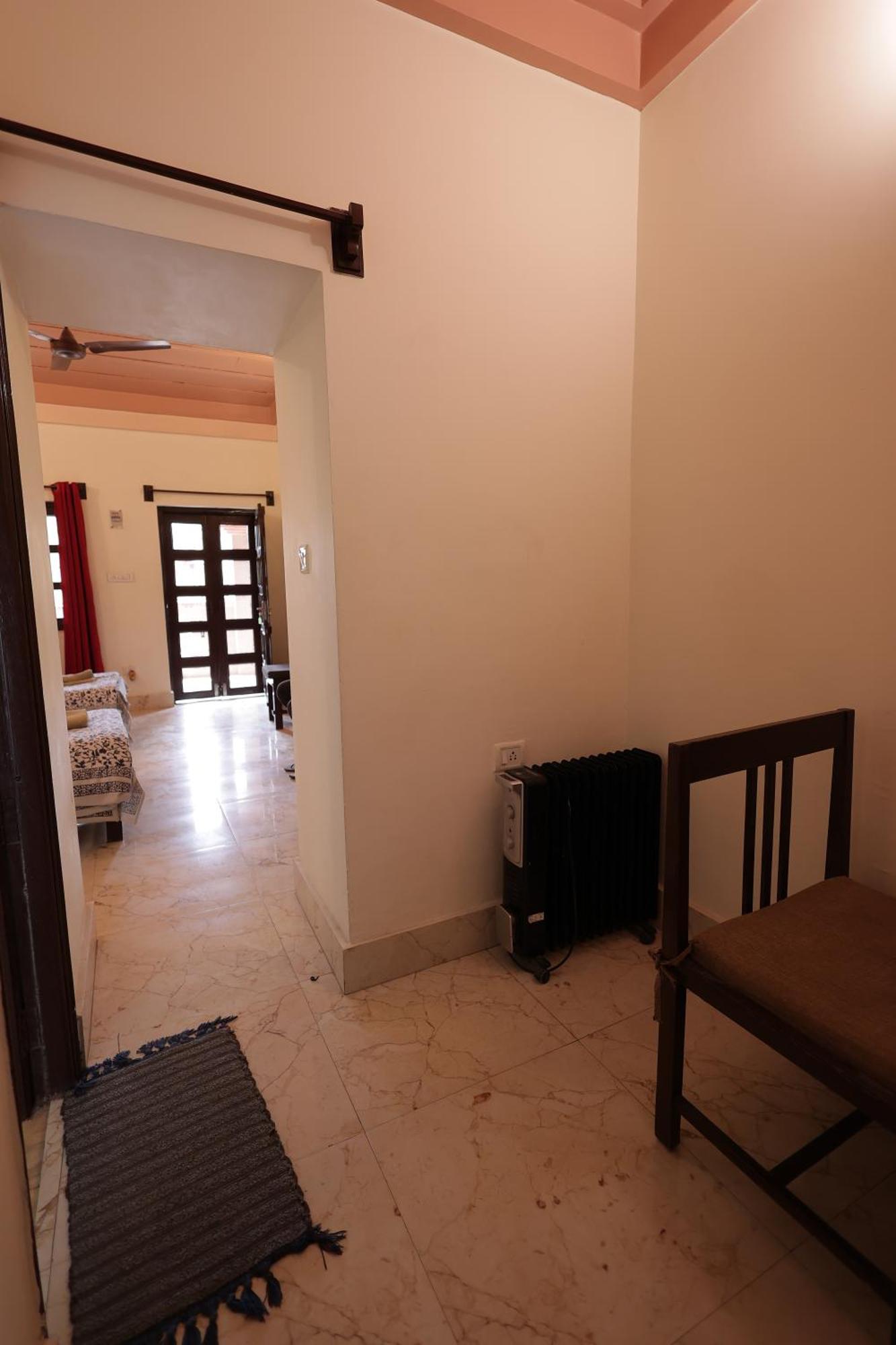 Mvt Guesthouse & Restaurant Vrindāvan Exteriér fotografie