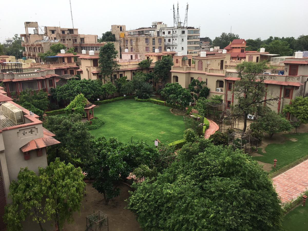 Mvt Guesthouse & Restaurant Vrindāvan Exteriér fotografie