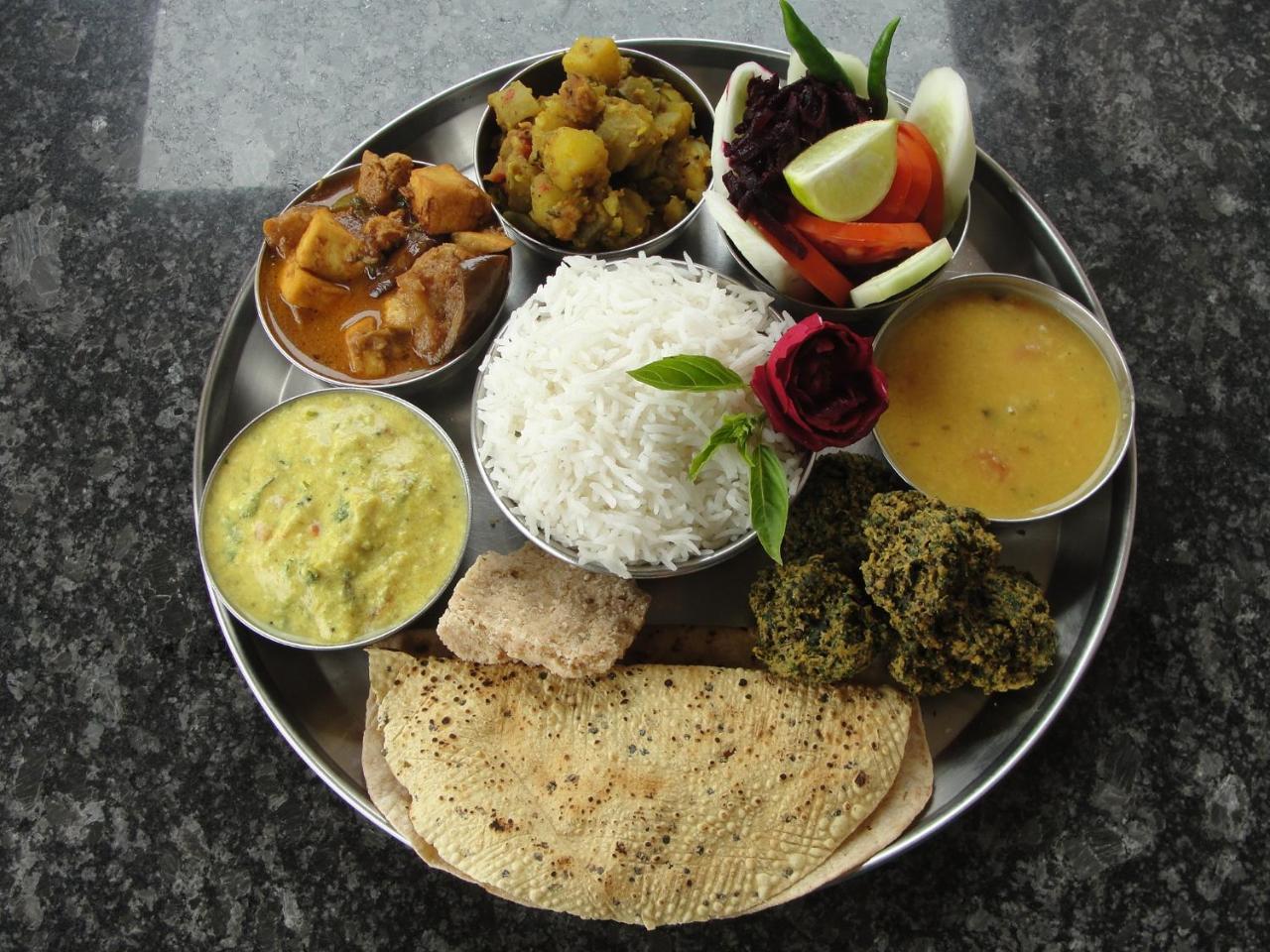 Mvt Guesthouse & Restaurant Vrindāvan Exteriér fotografie