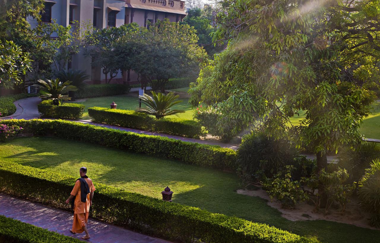 Mvt Guesthouse & Restaurant Vrindāvan Exteriér fotografie