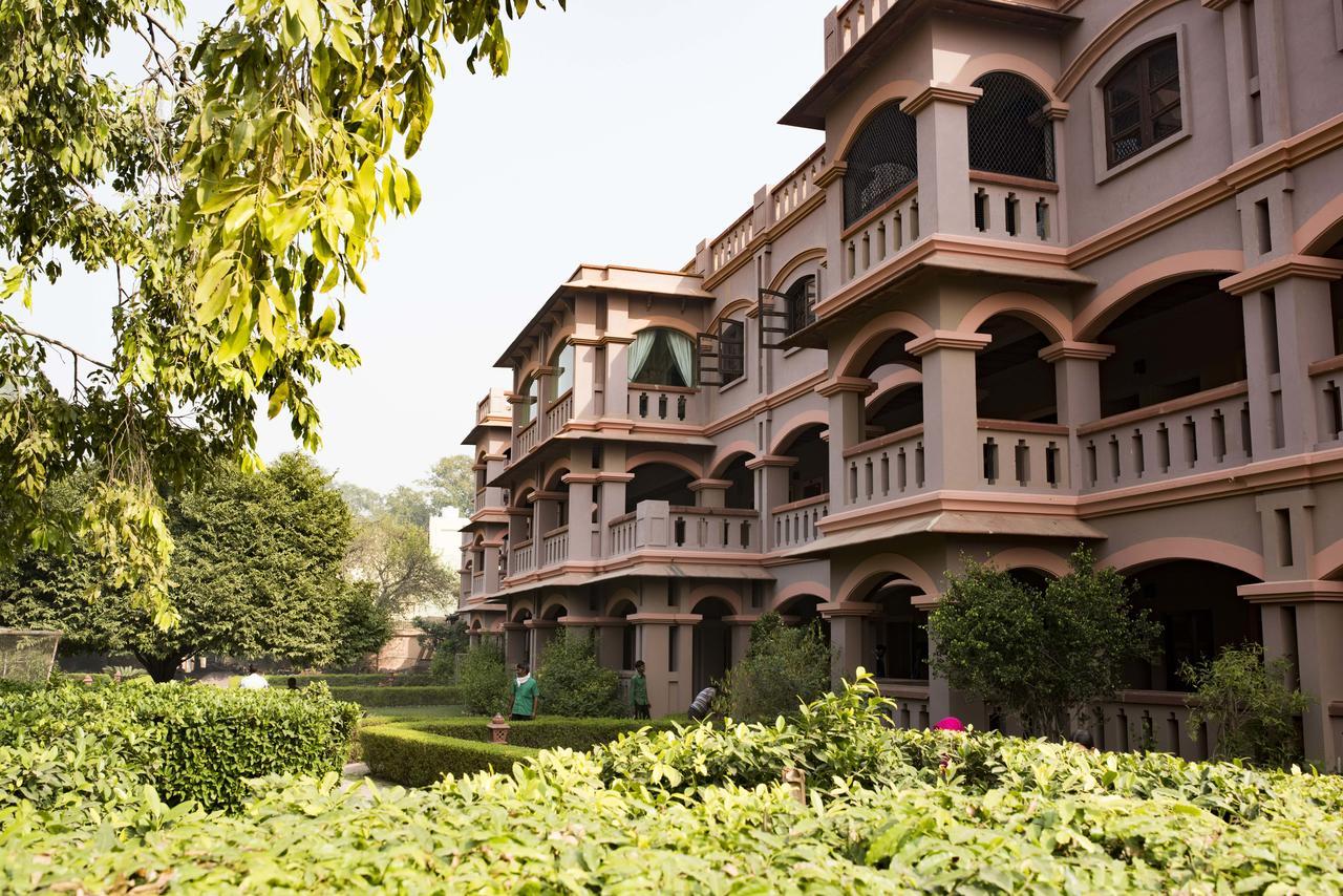 Mvt Guesthouse & Restaurant Vrindāvan Exteriér fotografie