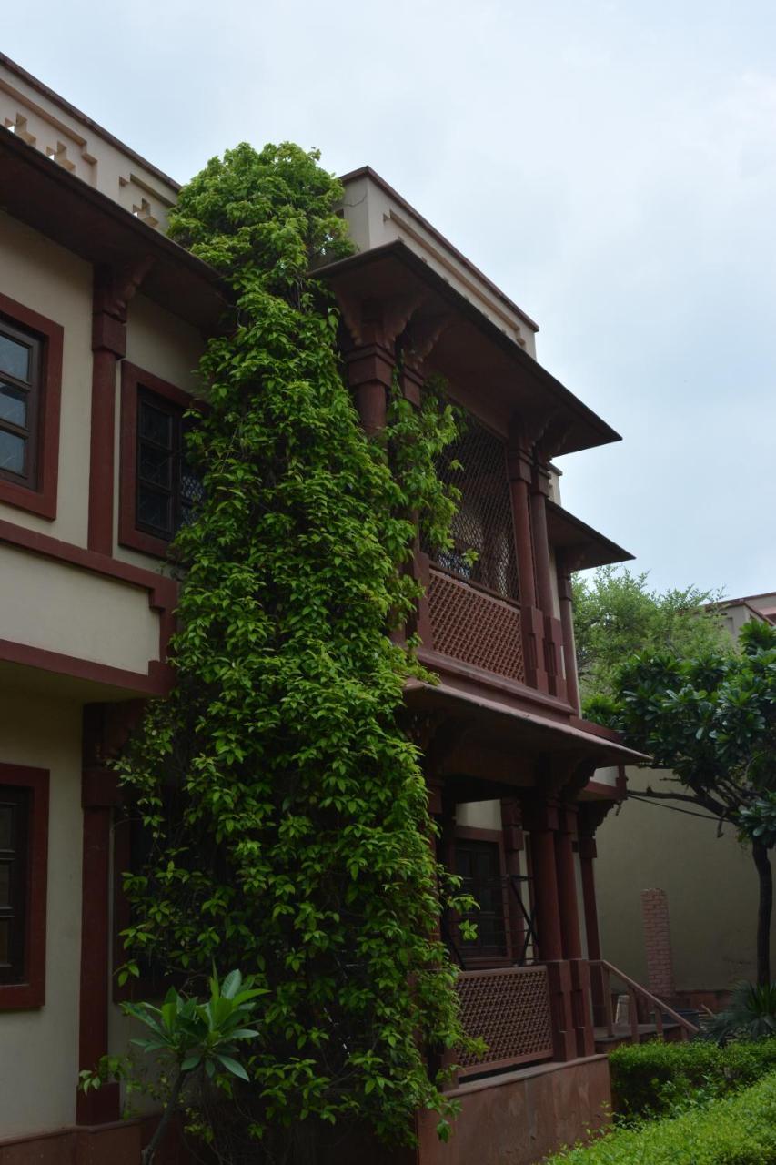 Mvt Guesthouse & Restaurant Vrindāvan Exteriér fotografie