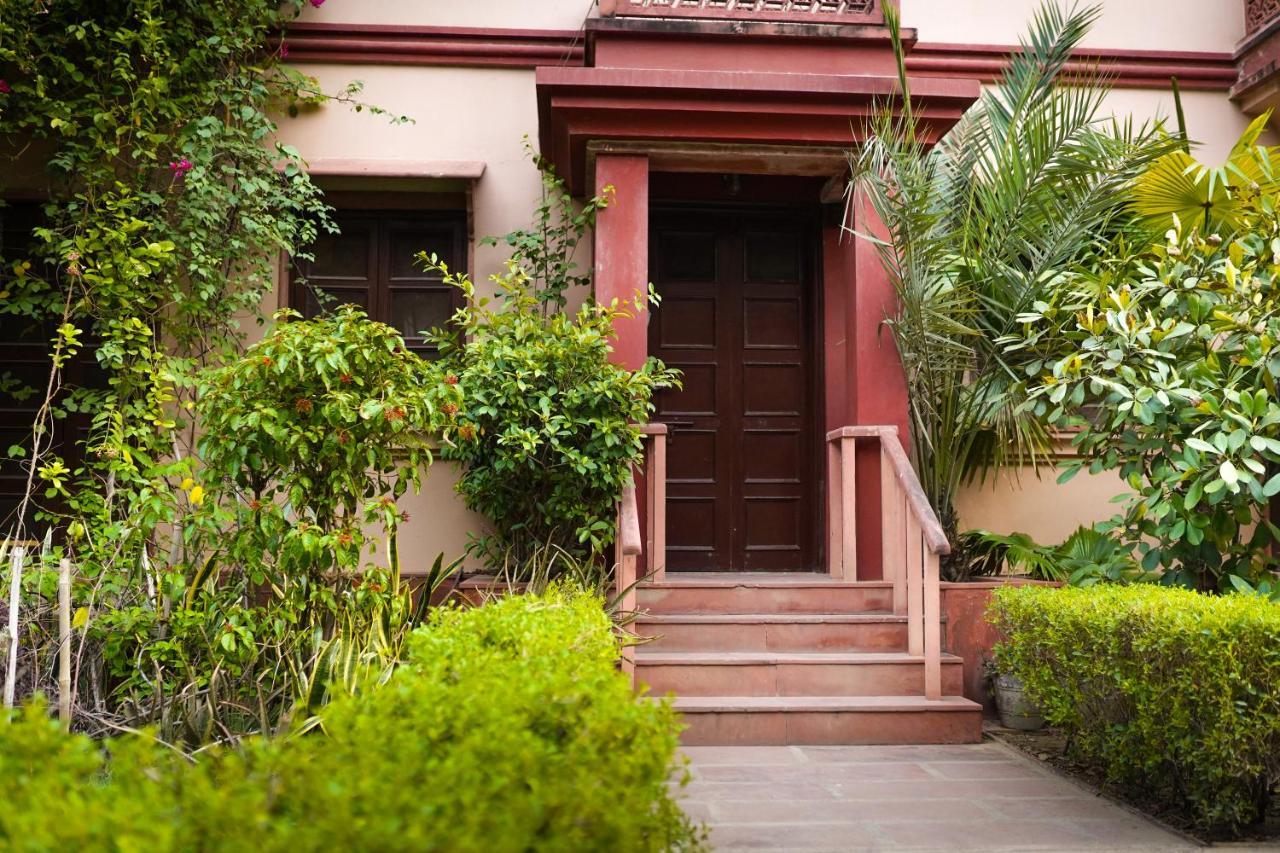 Mvt Guesthouse & Restaurant Vrindāvan Exteriér fotografie